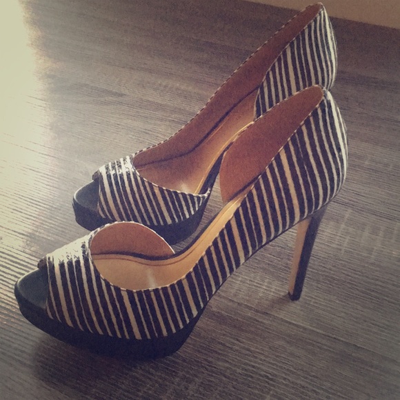 Enzo Angiolini Black & White Platform Pumps - Picture 1 of 7